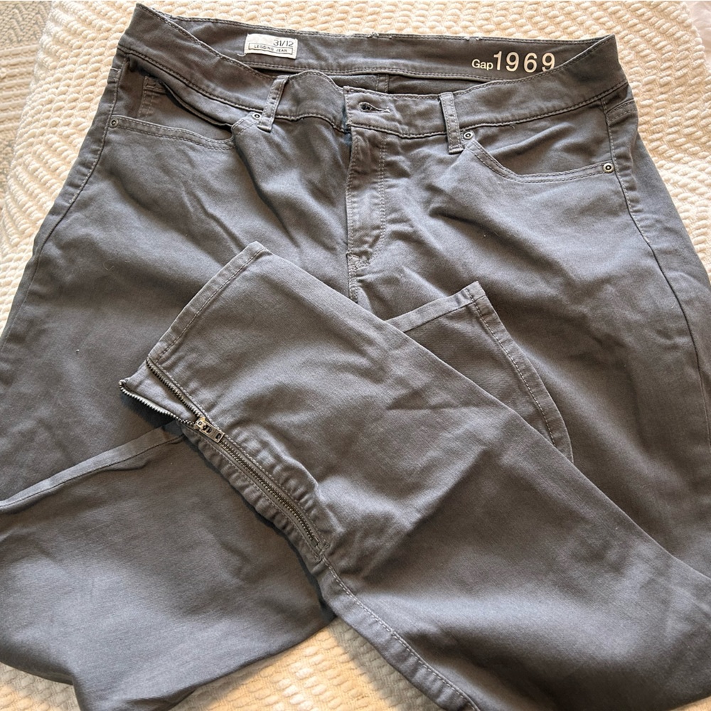 Women’s gray gap pants size 12